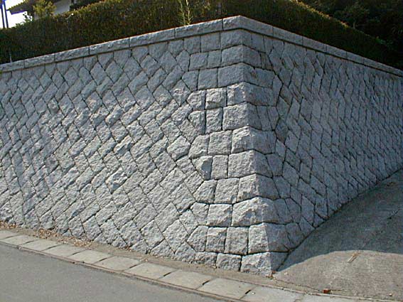 谷積み施工例「稲田御影石～採掘加工販売｜昭石エンジニアリング」